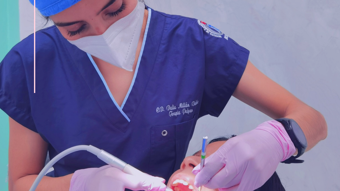 Revisión dental en consultorio